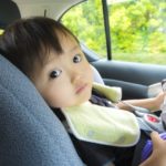 車のシートに子供が嘔吐したときの掃除の仕方!シミや臭い消し方